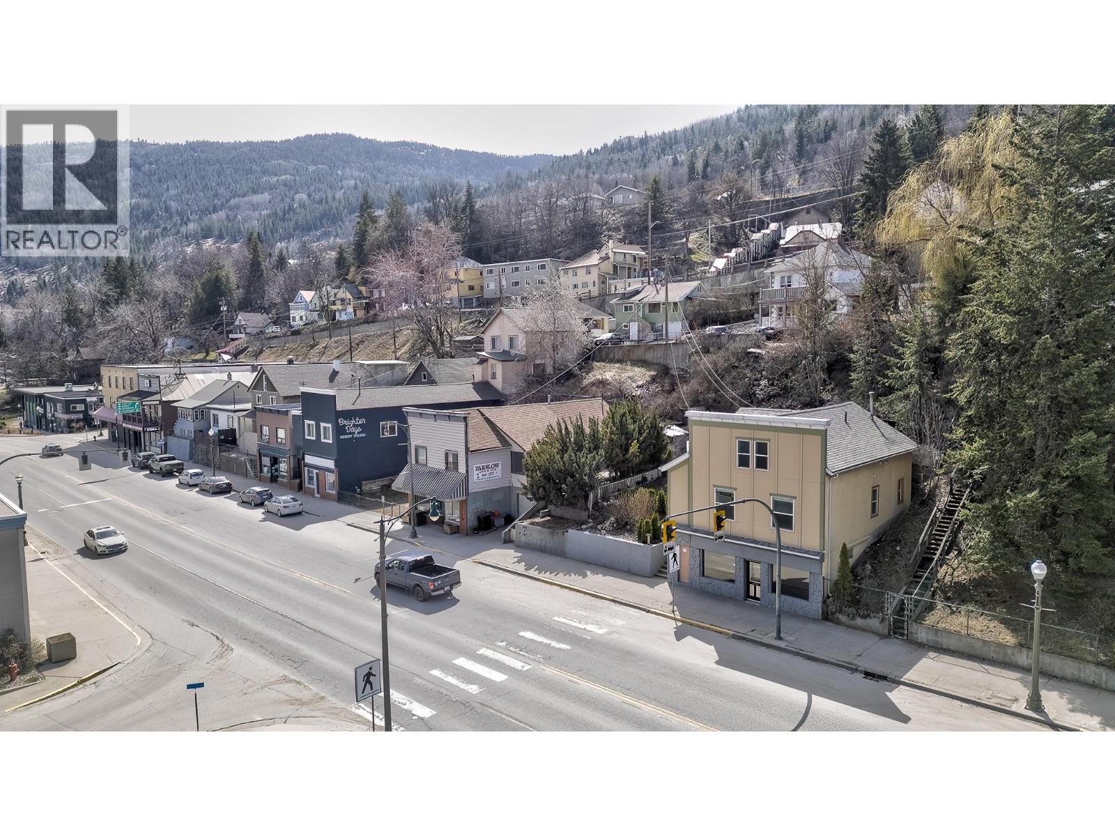 792 Rossland Avenue, Trail