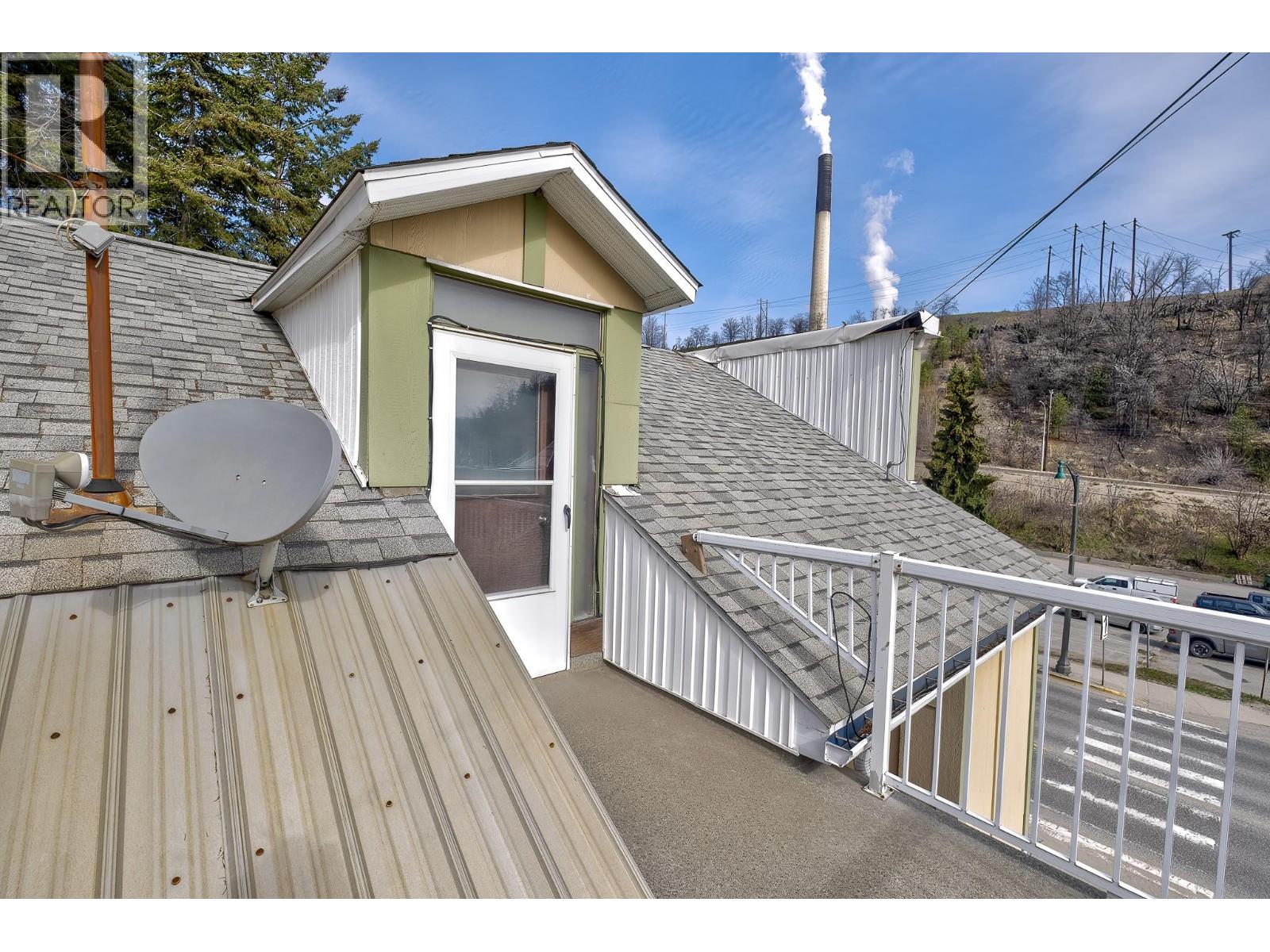 792 Rossland Avenue, Trail