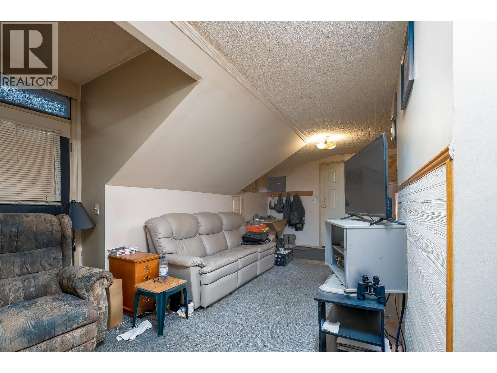 792 Rossland Avenue, Trail