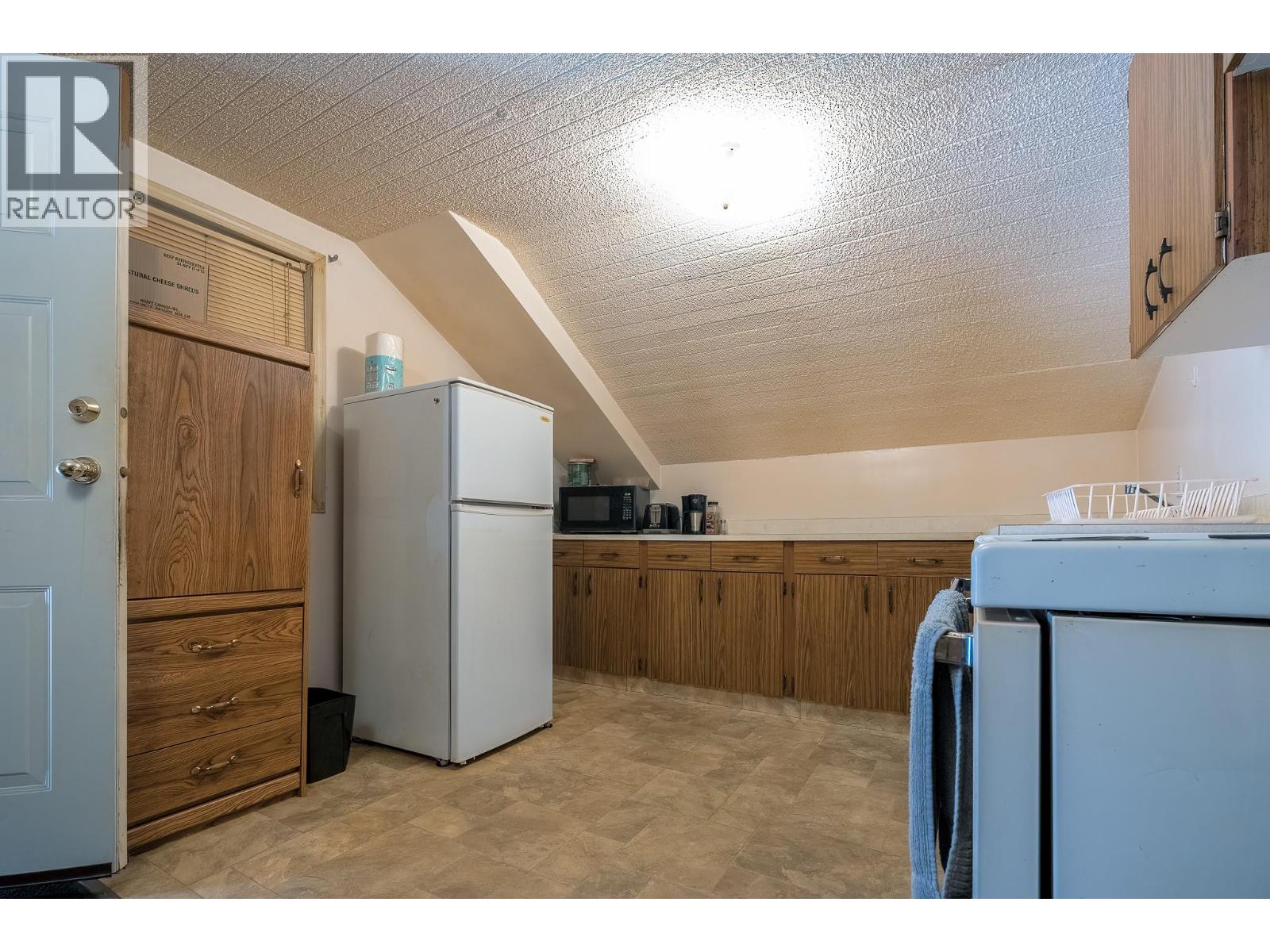 792 Rossland Avenue, Trail