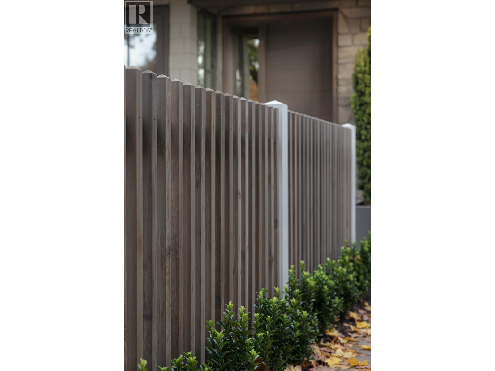 1 15 W 20TH AVENUE, Vancouver