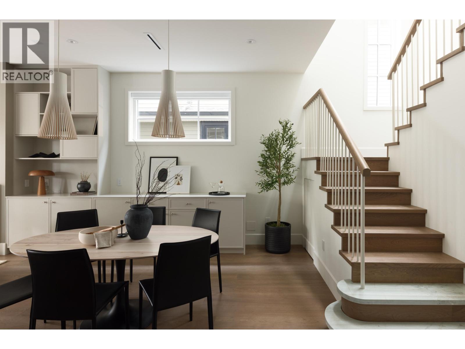 1 15 W 20TH AVENUE, Vancouver