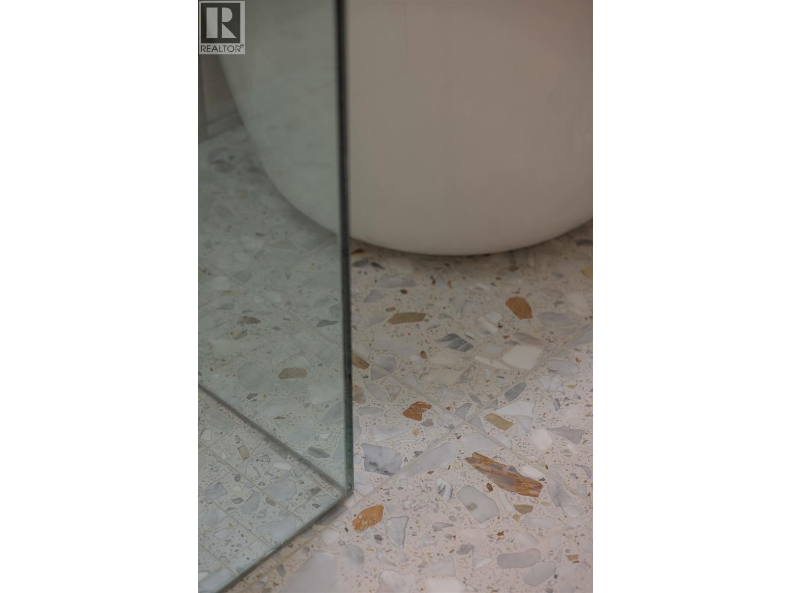 1 15 W 20TH AVENUE, Vancouver