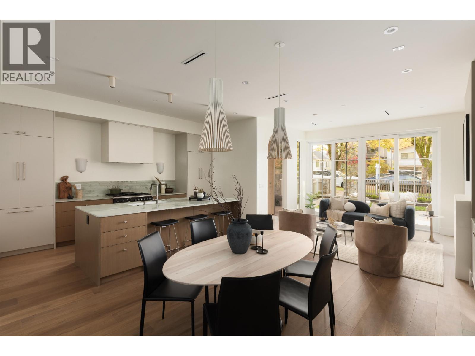 1 15 W 20TH AVENUE, Vancouver