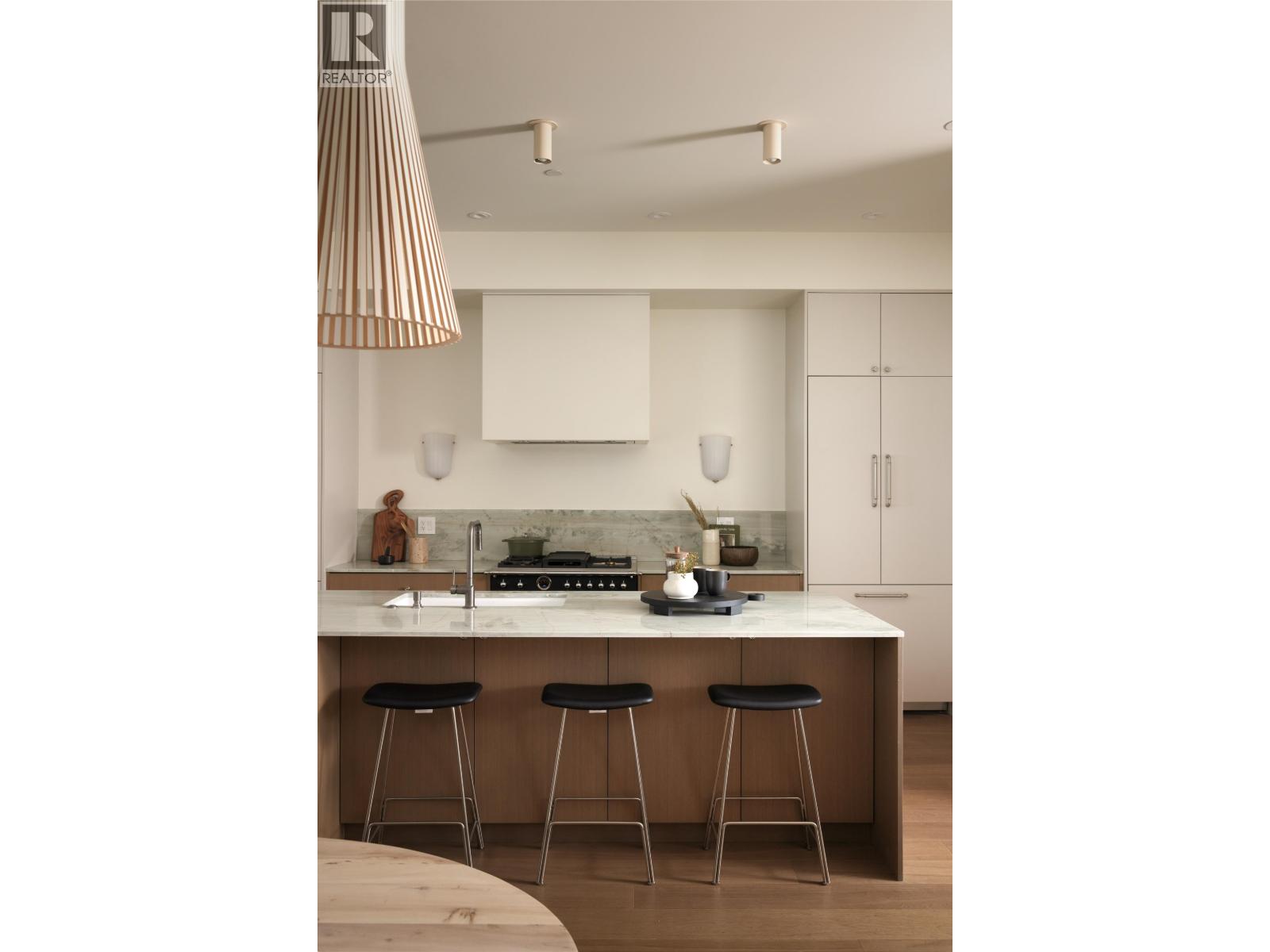 1 15 W 20TH AVENUE, Vancouver