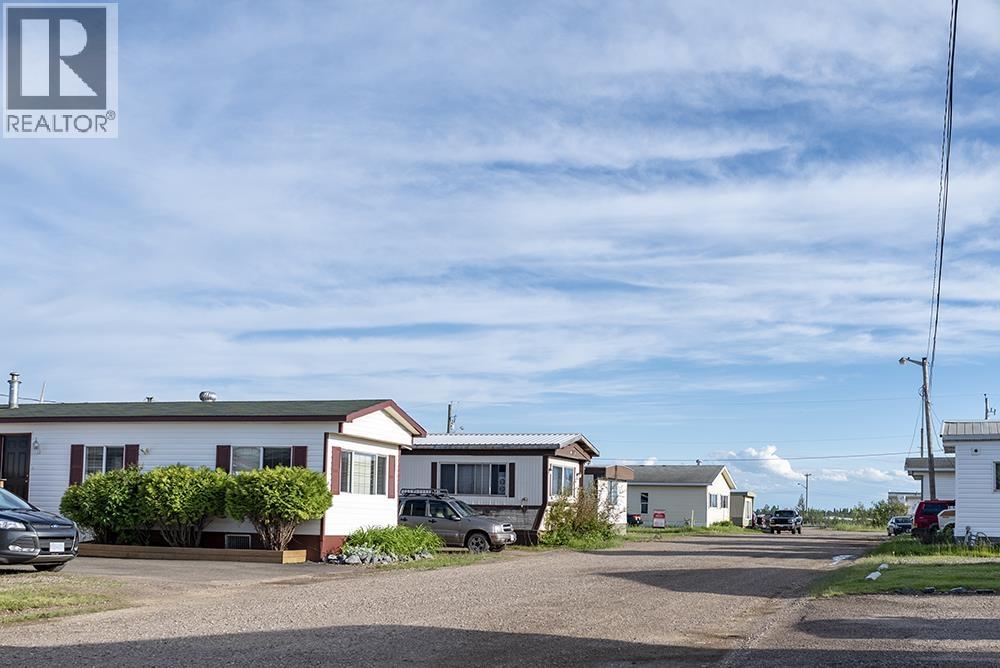 4603 S 50 AVENUE, Fort Nelson — photo 2