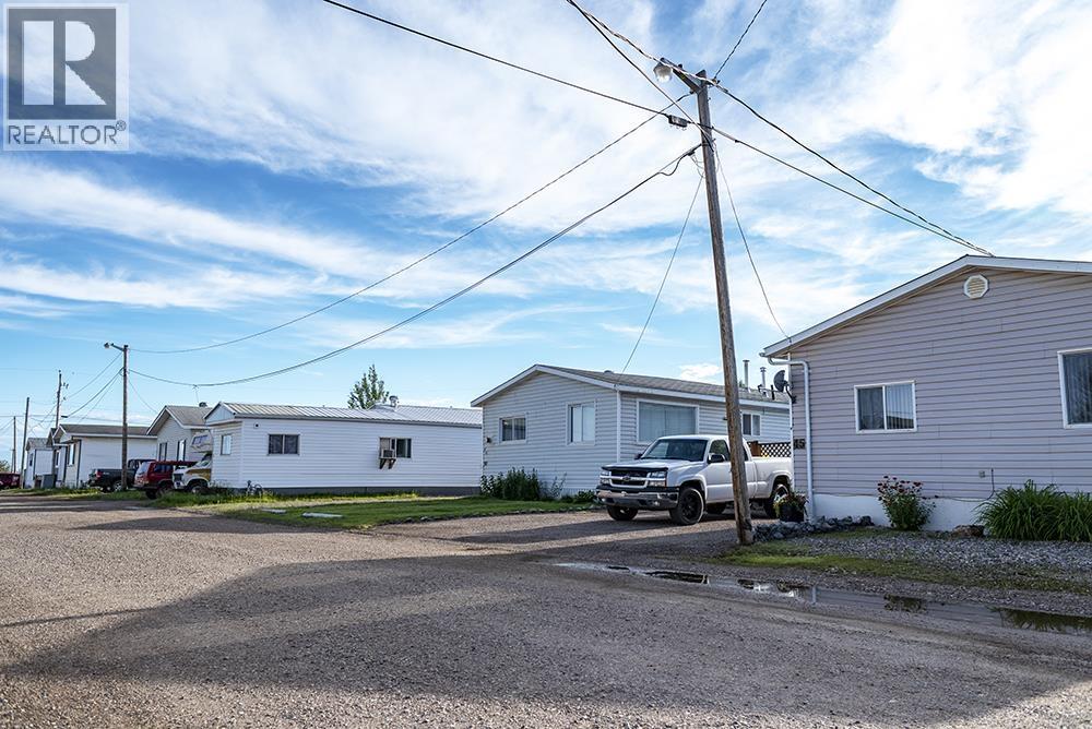 4603 S 50 AVENUE, Fort Nelson — photo 3
