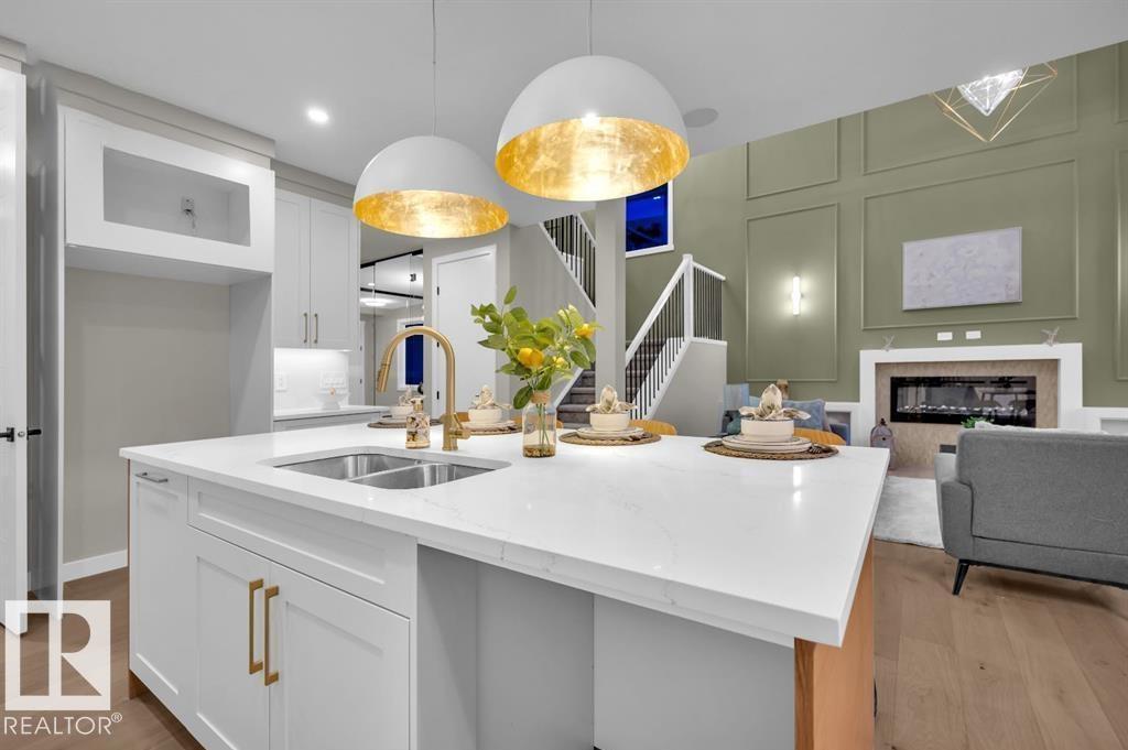 1127 GYRFALCON CR NW, Edmonton