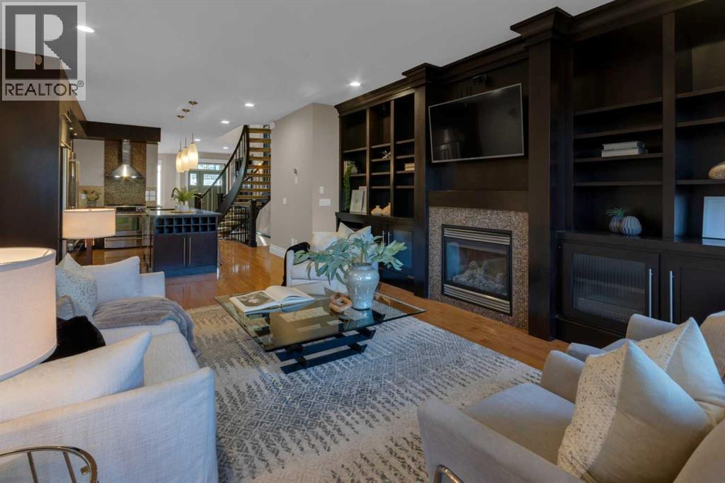 Single Family House for Sale in   Avenue SW Altadore Calgary 