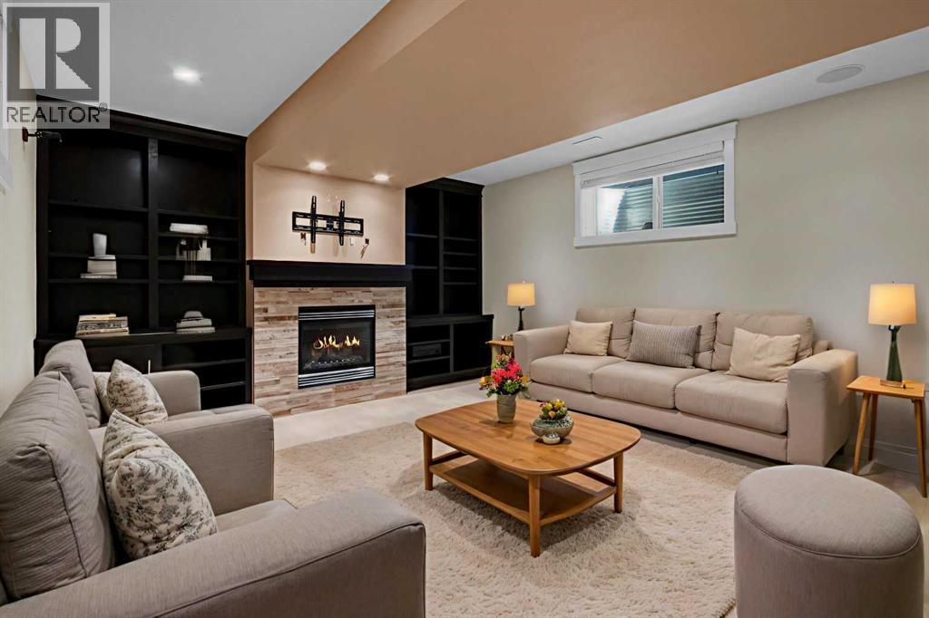 Single Family House for Sale in   Avenue SW Altadore Calgary 