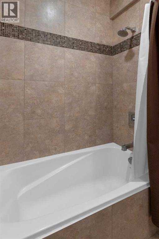 Single Family House for Sale in   Avenue SW Altadore Calgary 