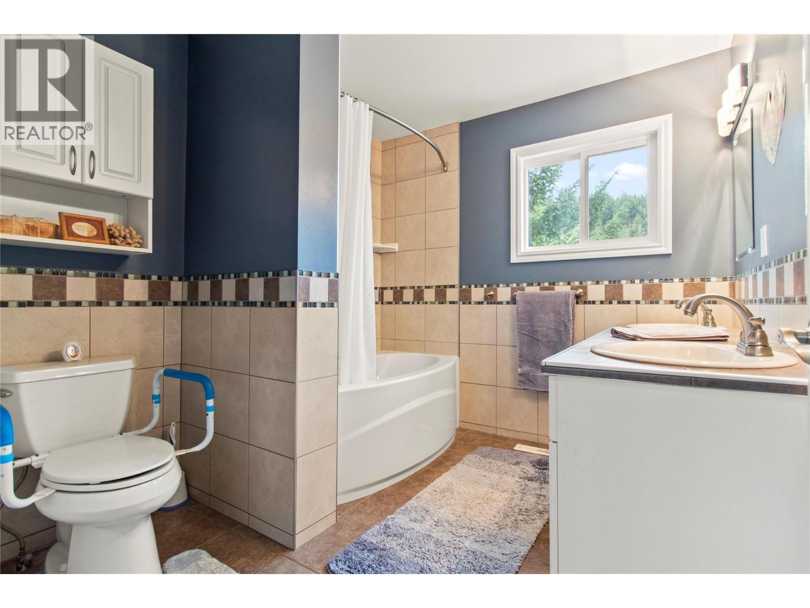 199 Old Black Mine Road, Princeton