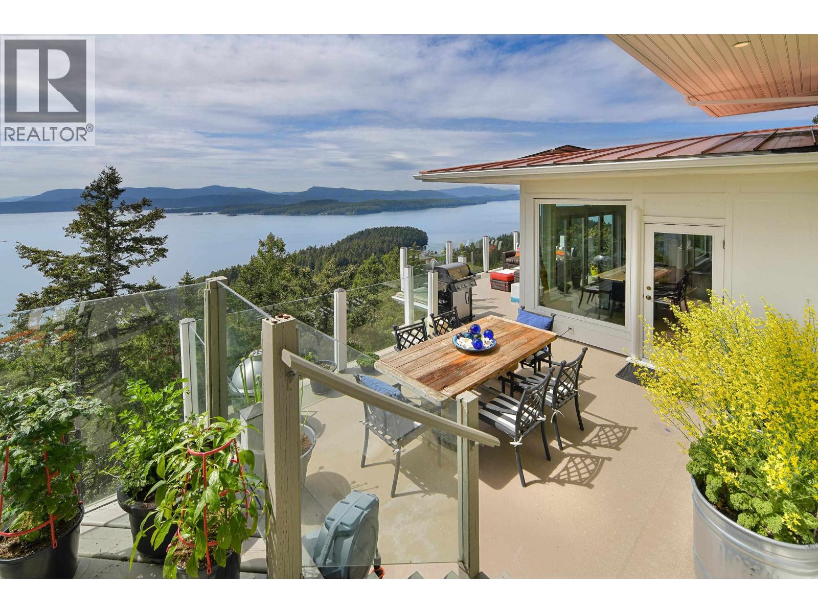 356 EAST WEST ROAD, Mayne Island
