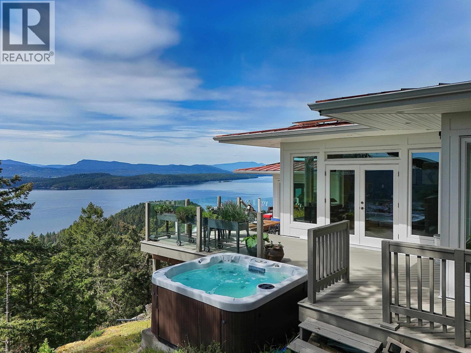 356 EAST WEST ROAD, Mayne Island