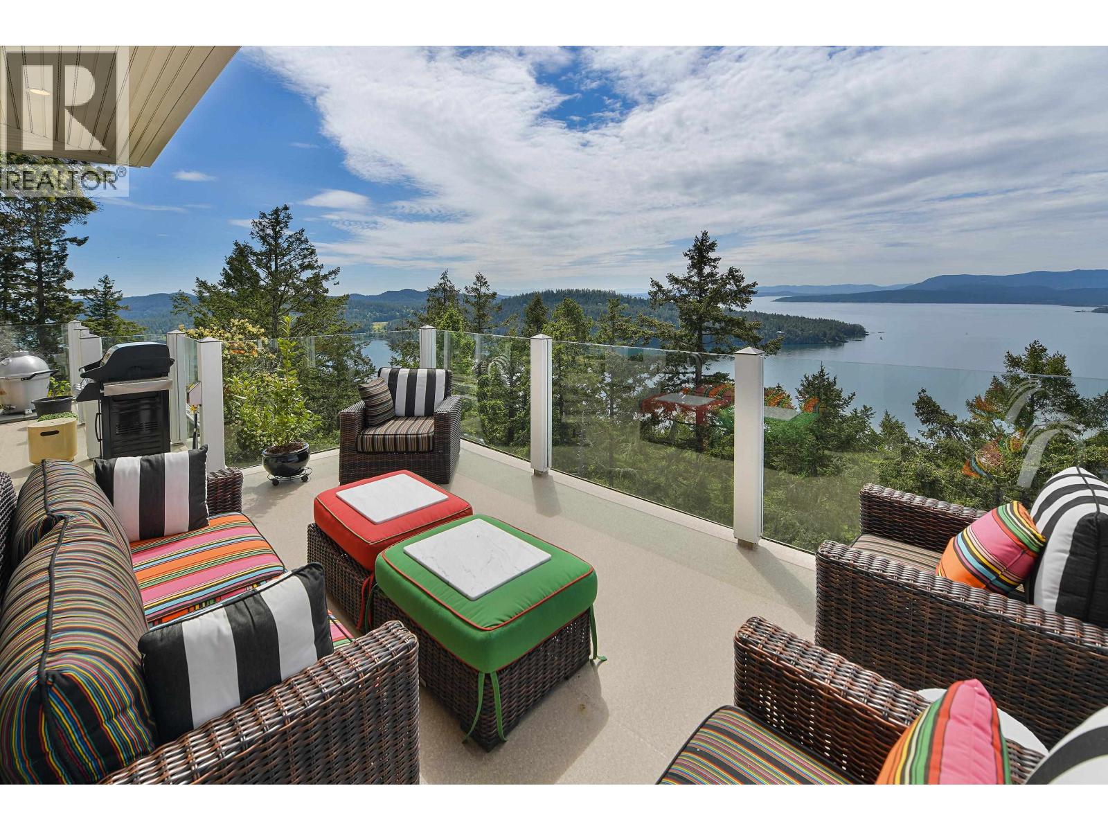 356 EAST WEST ROAD, Mayne Island