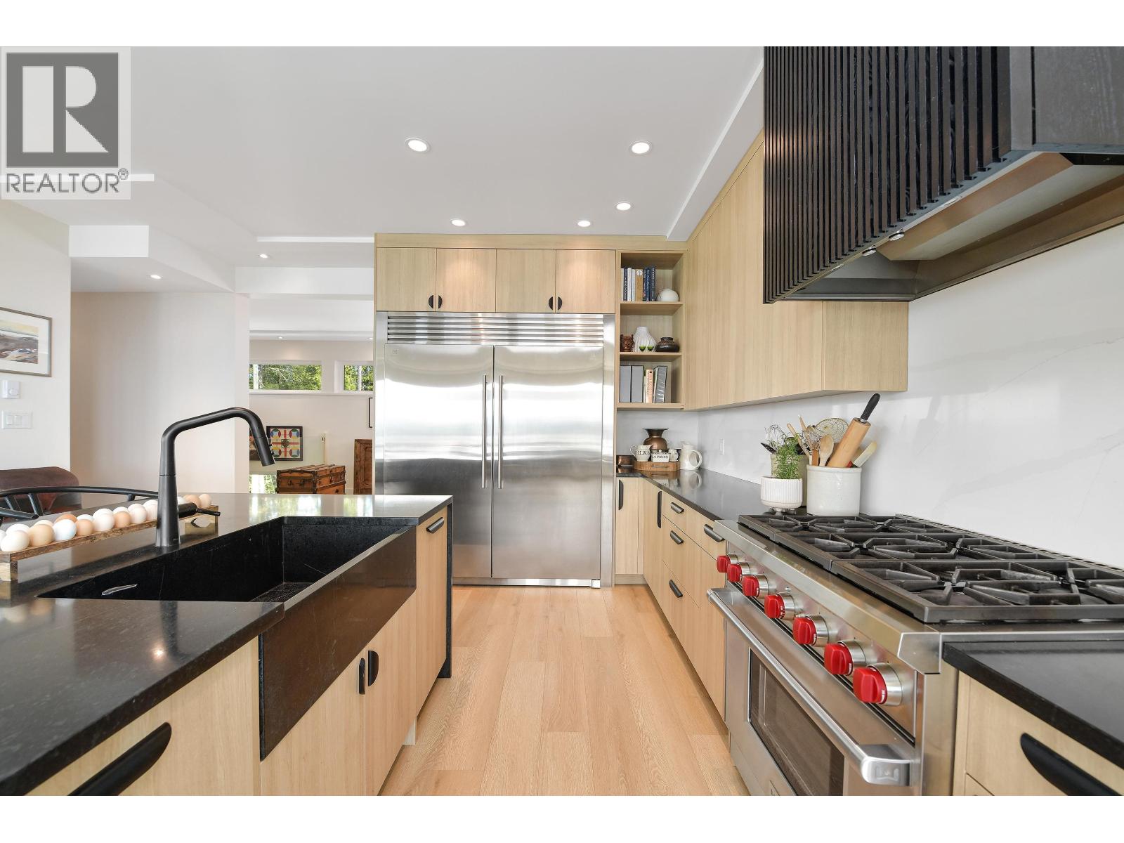 356 EAST WEST ROAD, Mayne Island