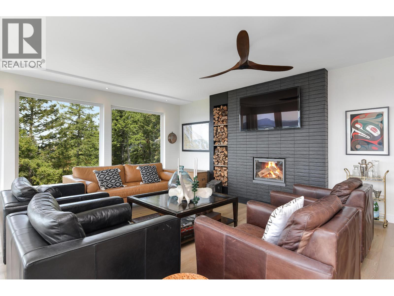 356 EAST WEST ROAD, Mayne Island