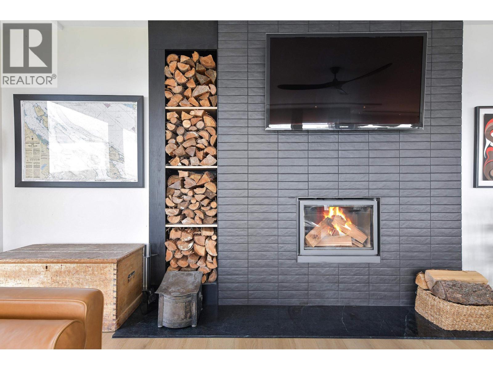 356 EAST WEST ROAD, Mayne Island