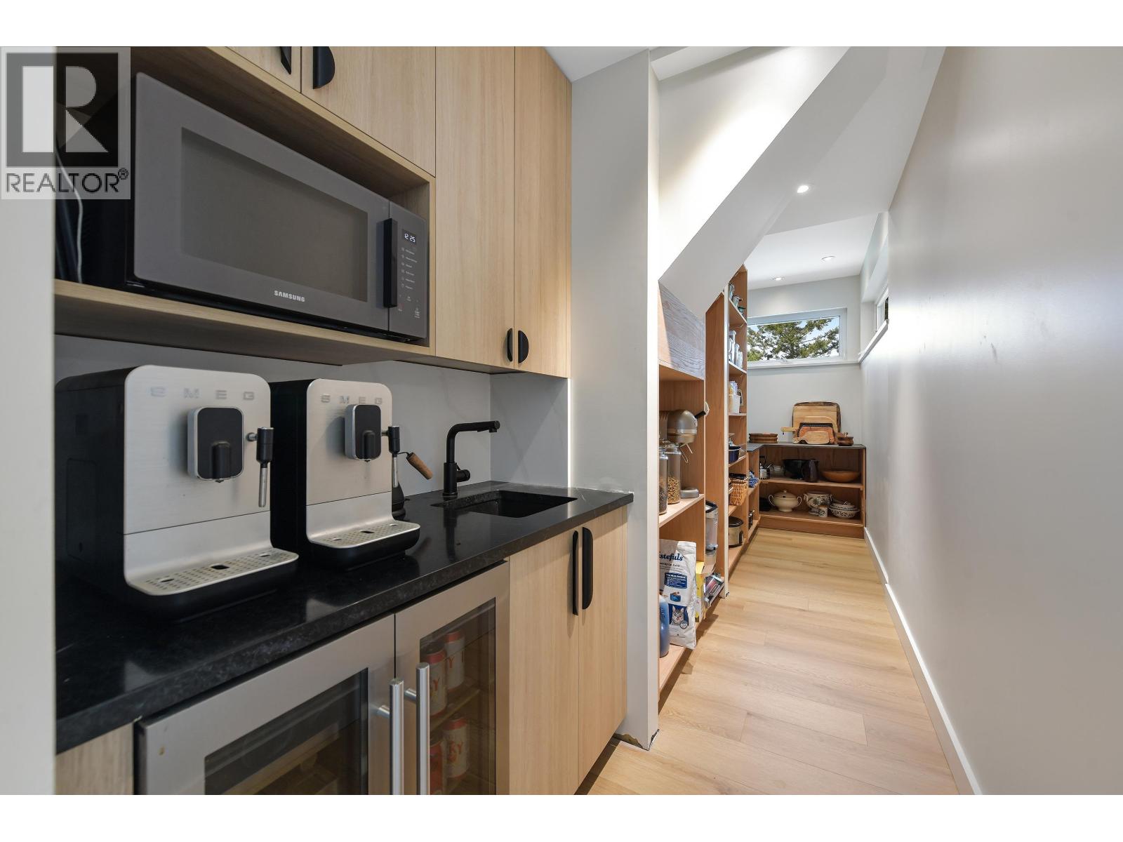 356 EAST WEST ROAD, Mayne Island