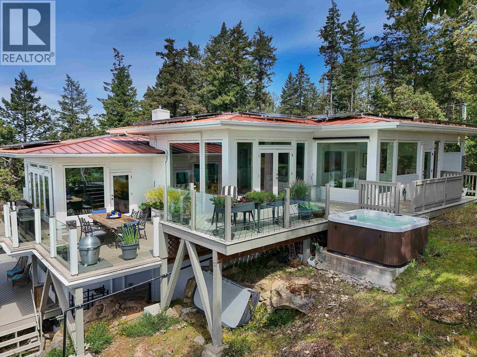 356 EAST WEST ROAD, Mayne Island