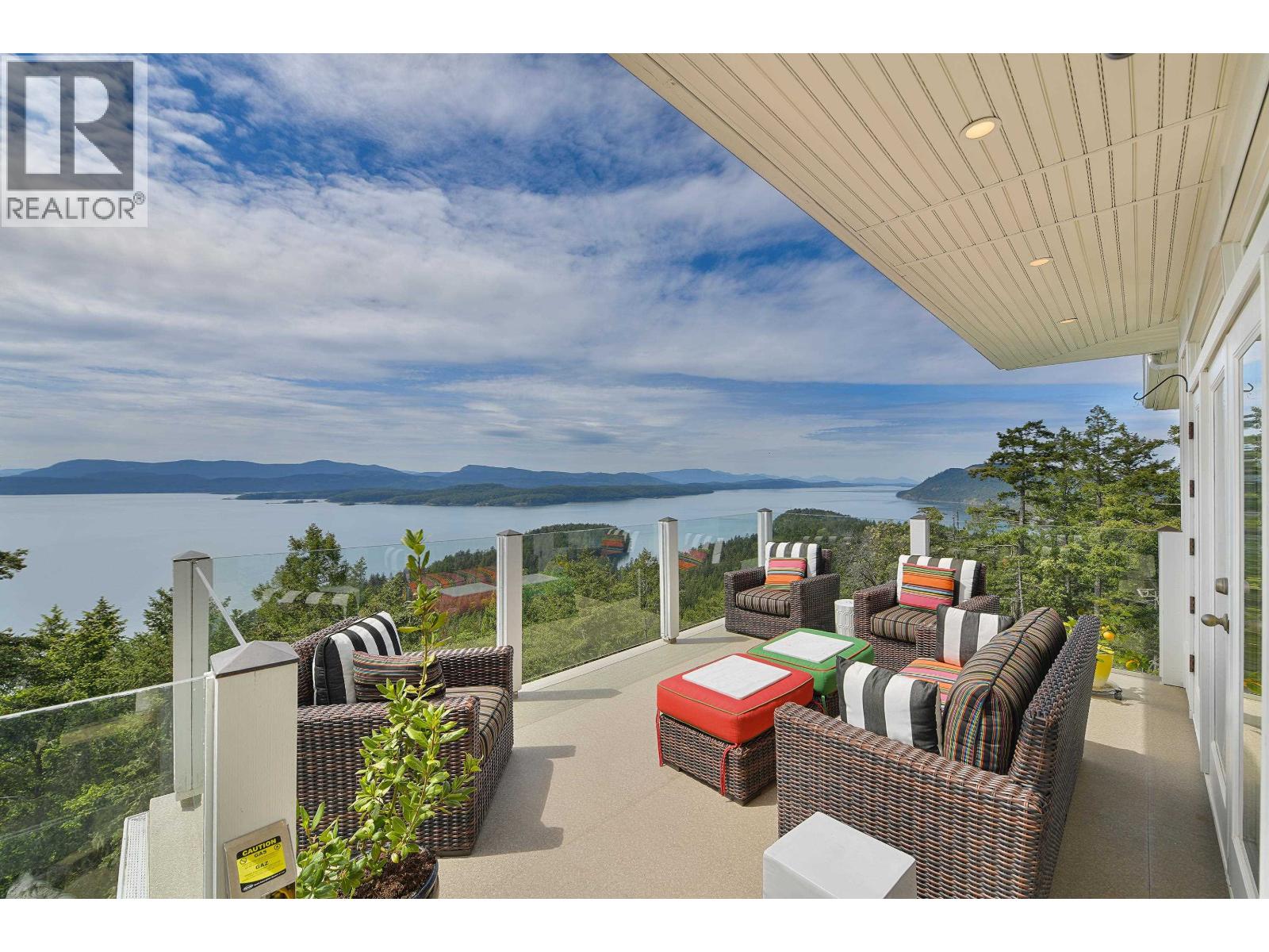 356 EAST WEST ROAD, Mayne Island