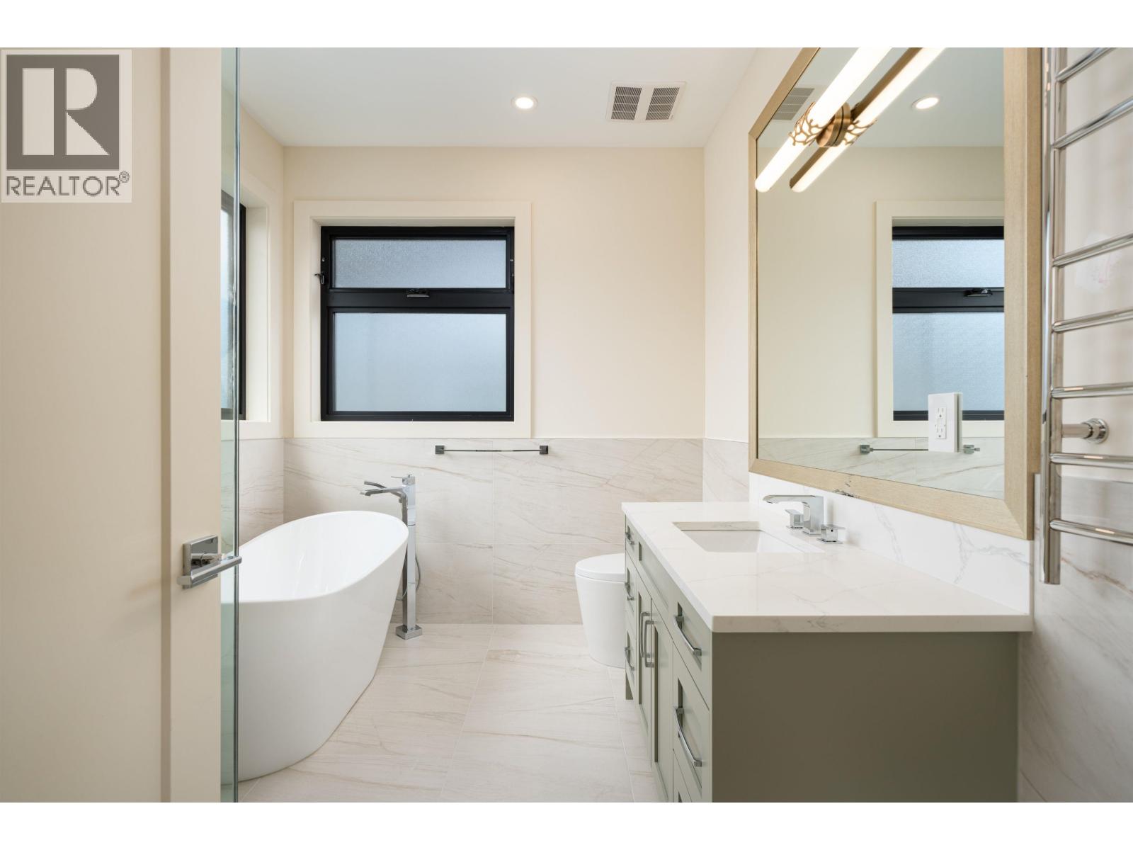 9551 RYAN Crescent, Richmond