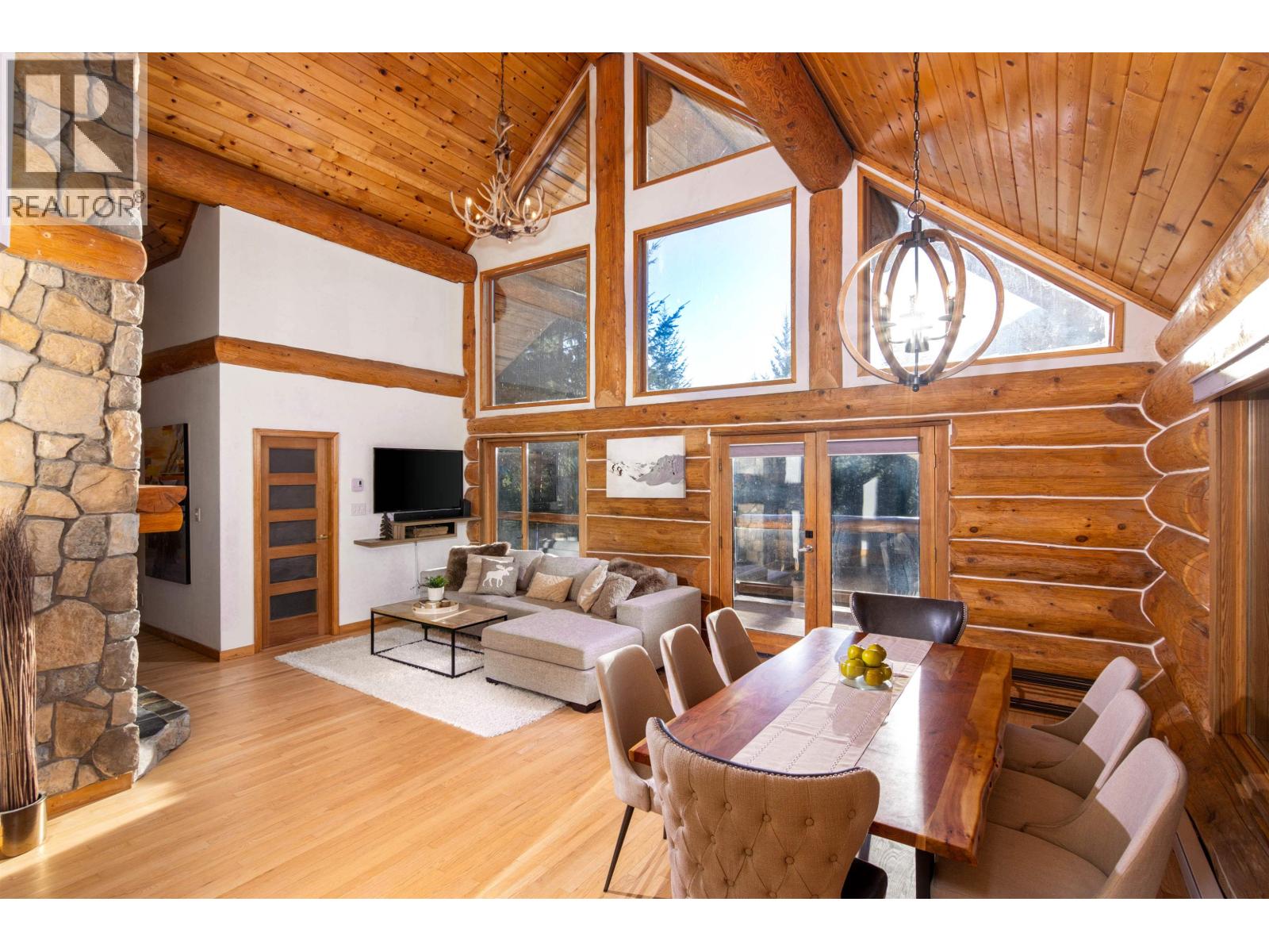 6252 BISHOP WAY, Whistler