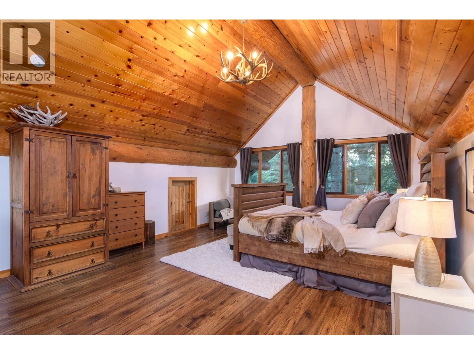 6252 BISHOP WAY, Whistler