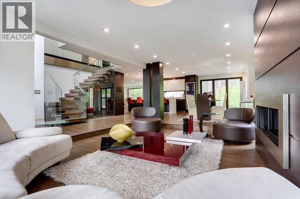 4577 CAPILANO ROAD, North Vancouver