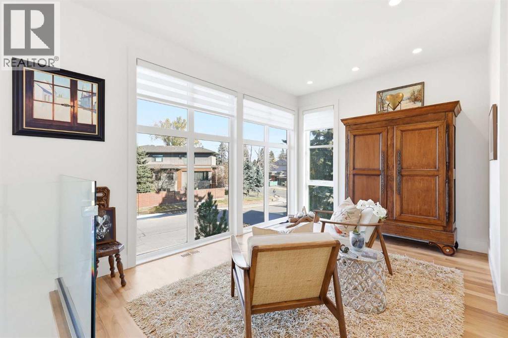 Single Family House for Sale in   Avenue SW Elboya Calgary 