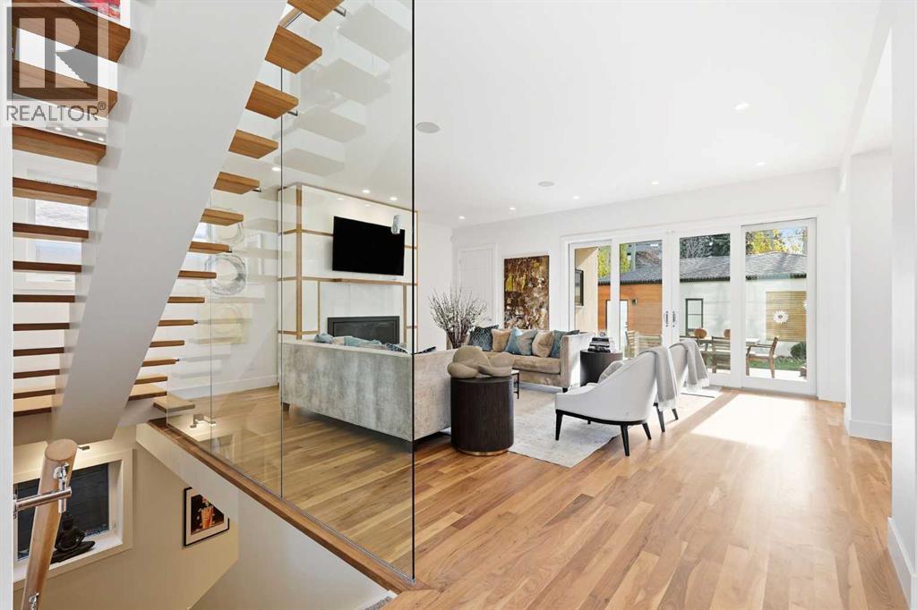 Single Family House for Sale in   Avenue SW Elboya Calgary 