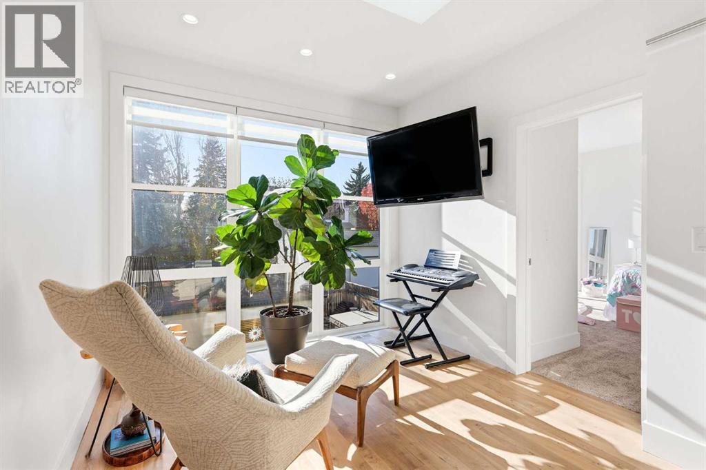 Single Family House for Sale in   Avenue SW Elboya Calgary 