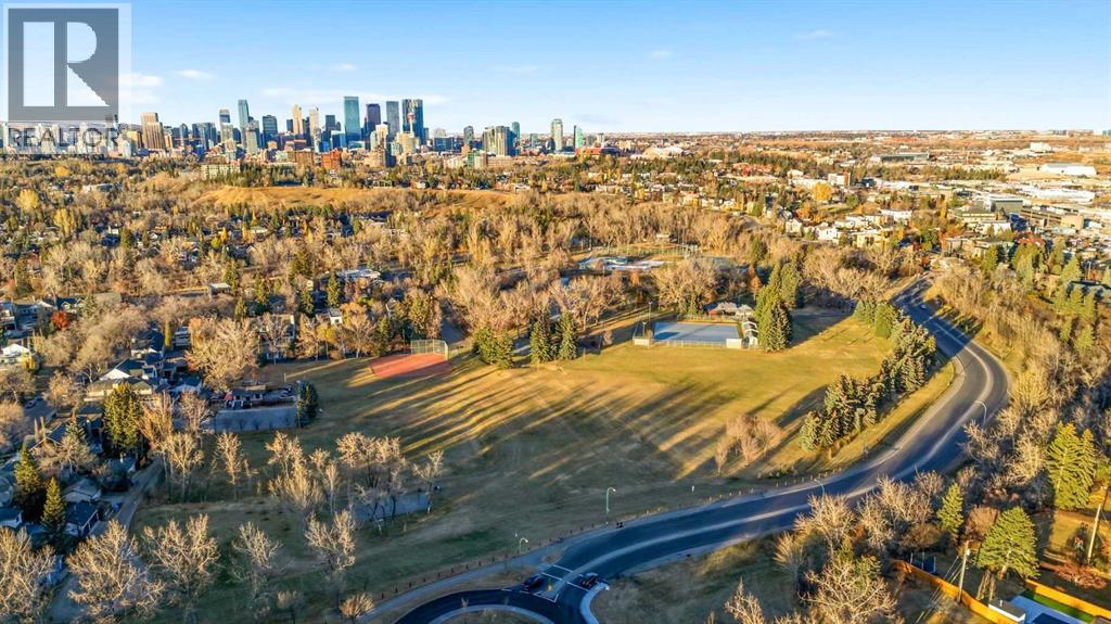 Single Family House for Sale in   Avenue SW Elboya Calgary 