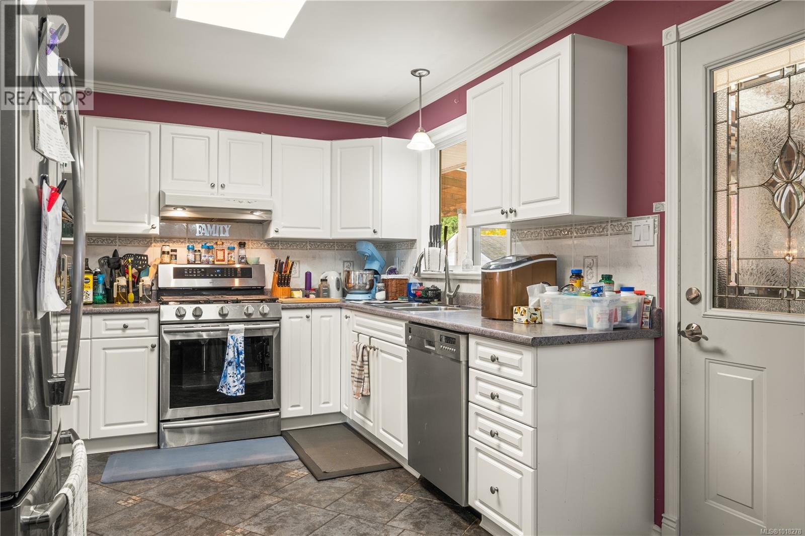 6081 PARKWAY DR - 10