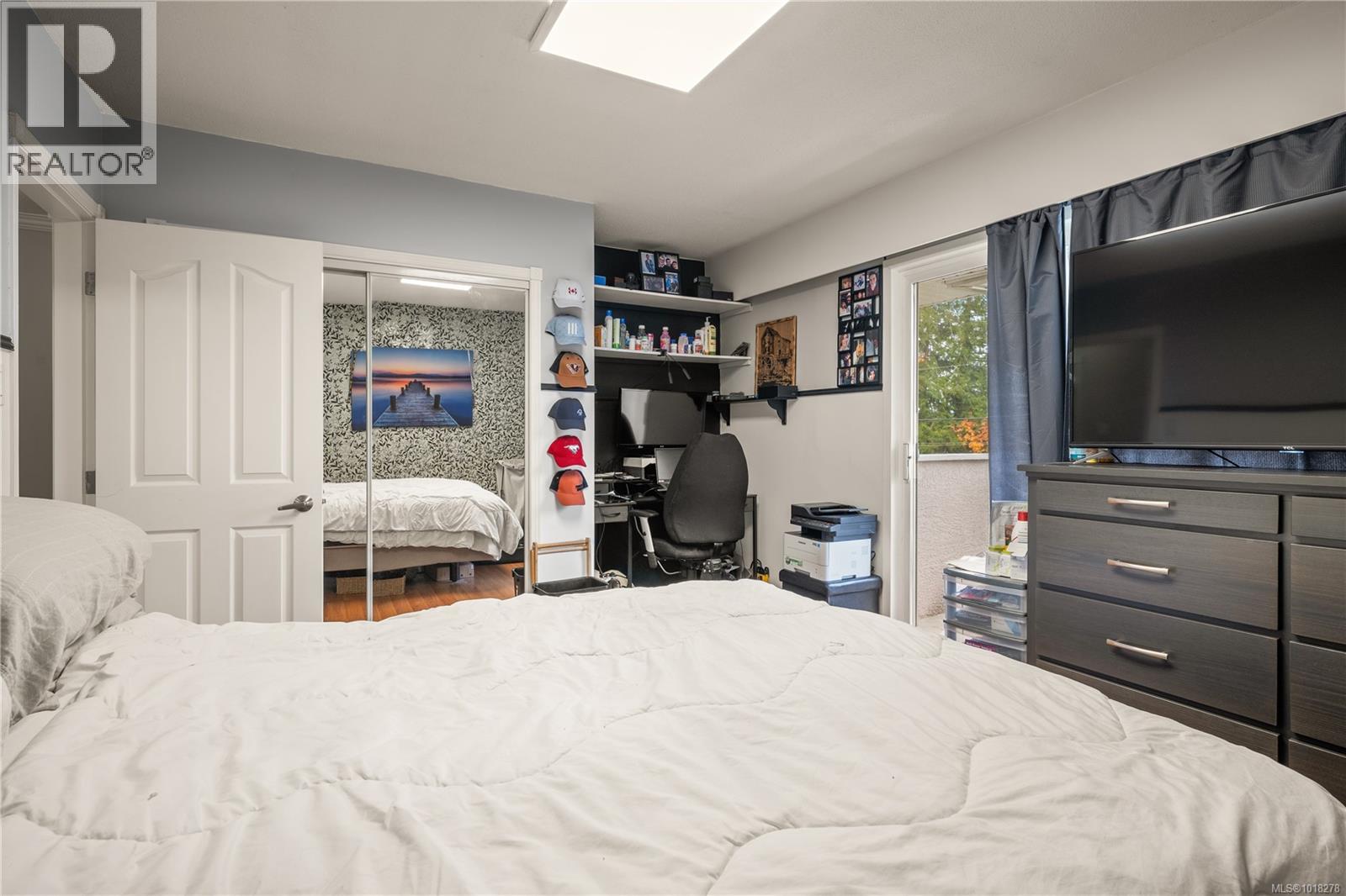 6081 PARKWAY DR - 18