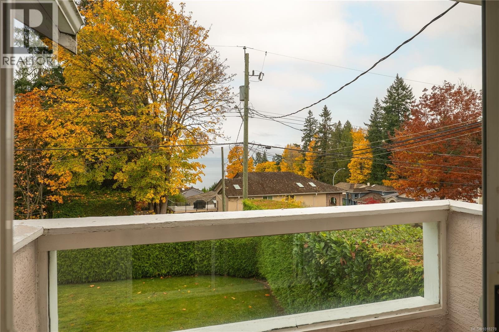 6081 PARKWAY DR - 20