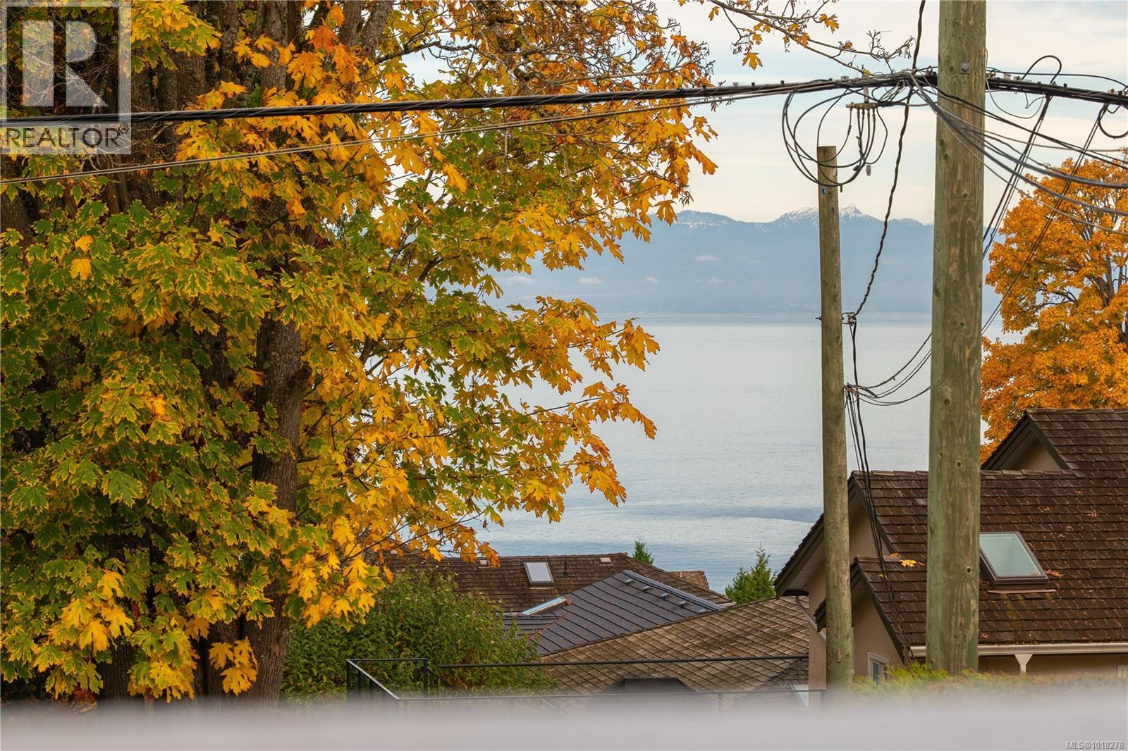 6081 PARKWAY DR - 21