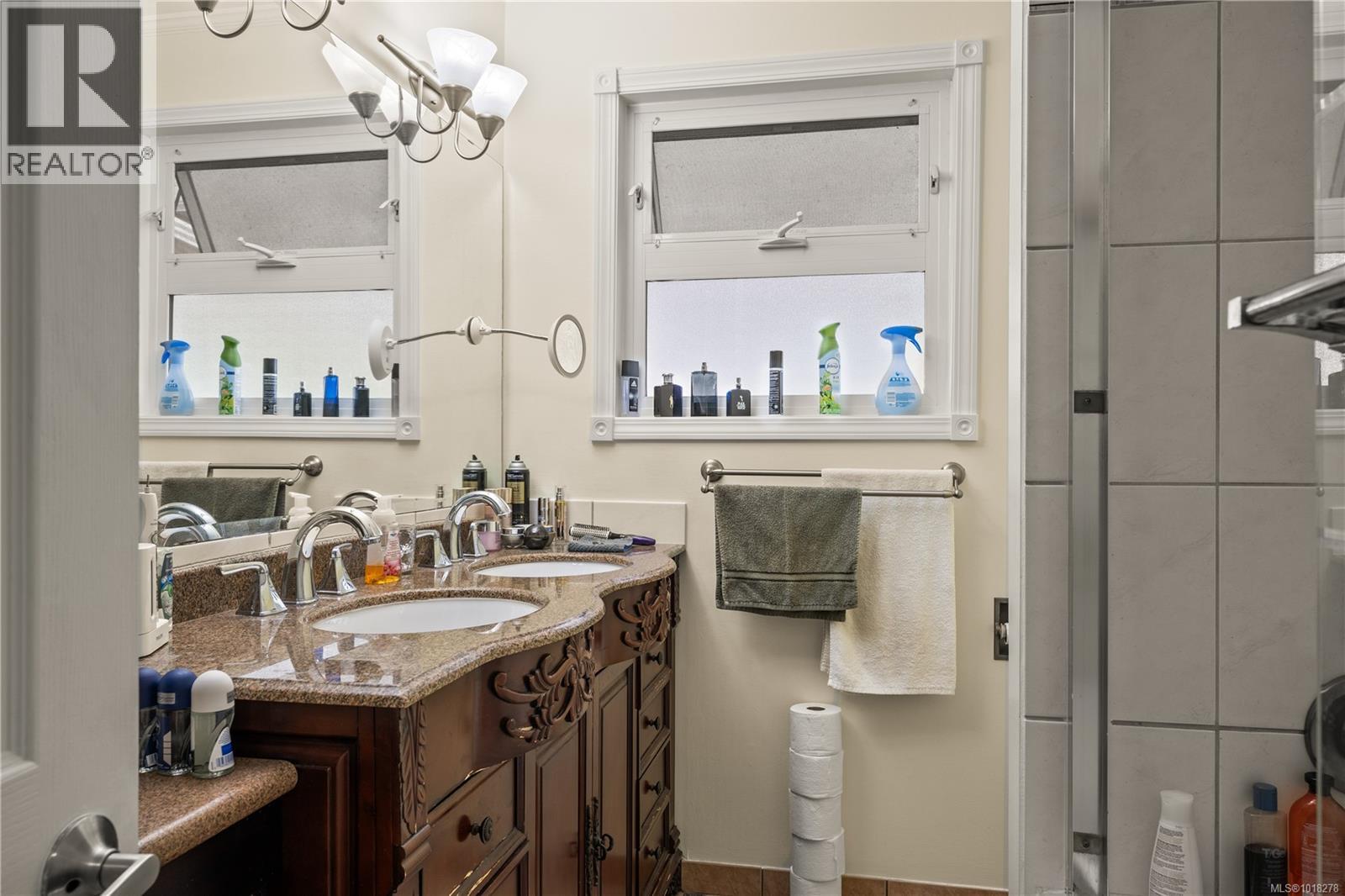 6081 PARKWAY DR - 22