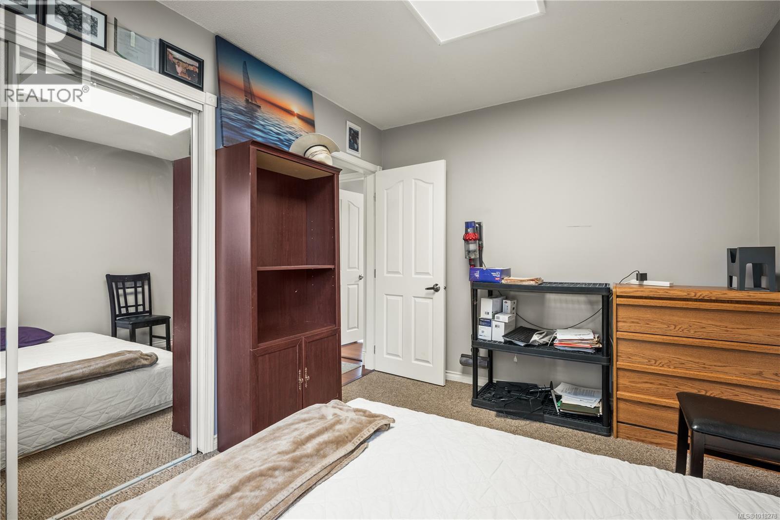 6081 PARKWAY DR - 24