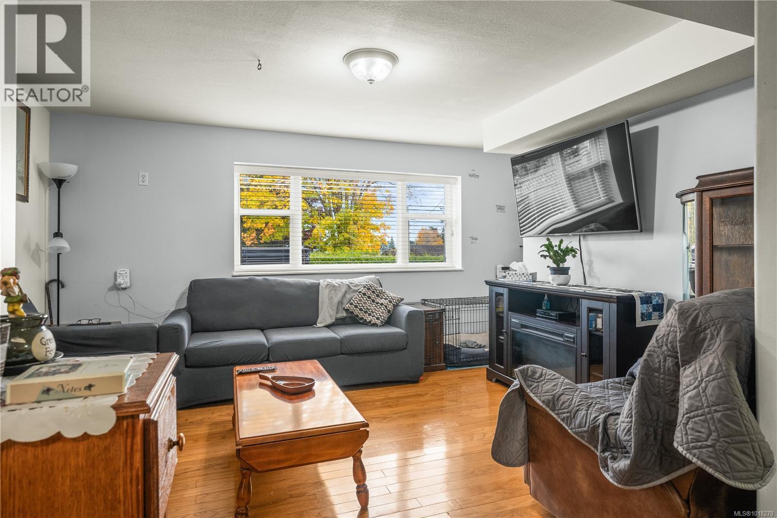 6081 PARKWAY DR - 29