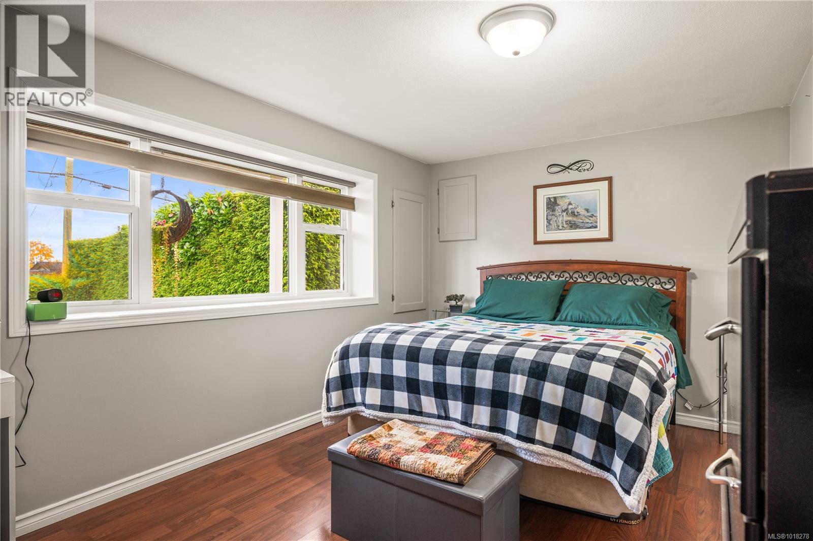 6081 PARKWAY DR - 34