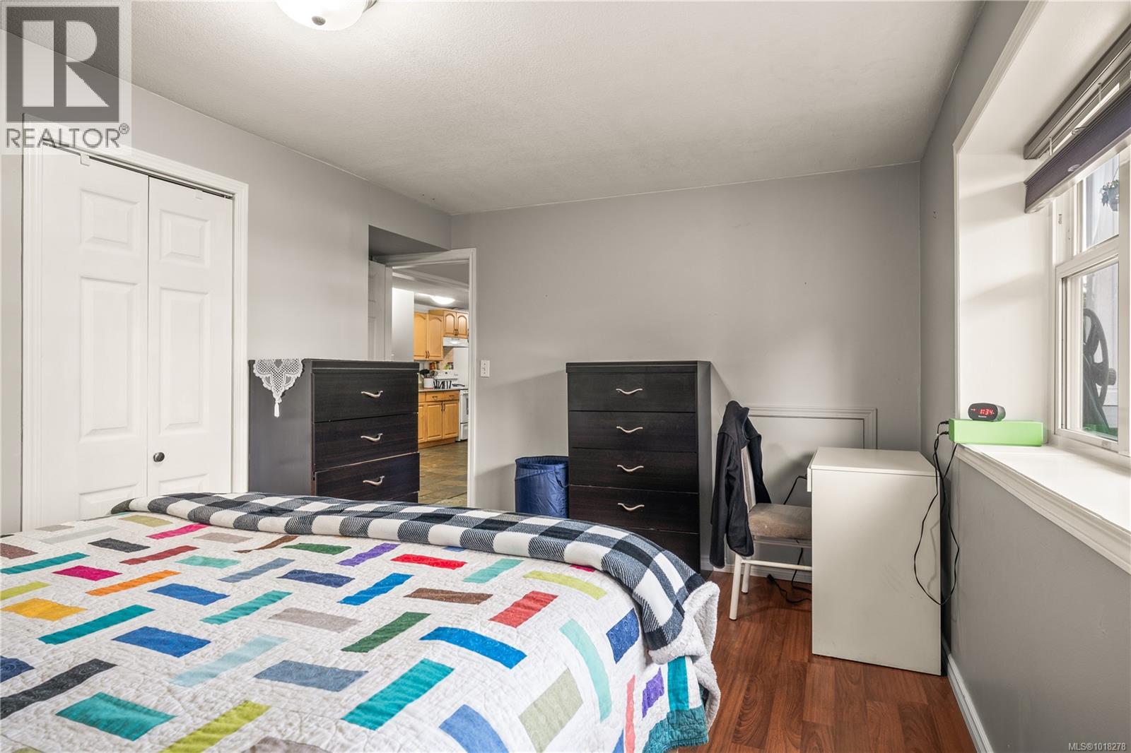 6081 PARKWAY DR - 35