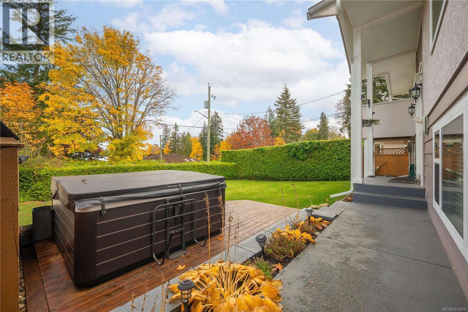 6081 PARKWAY DR - 42