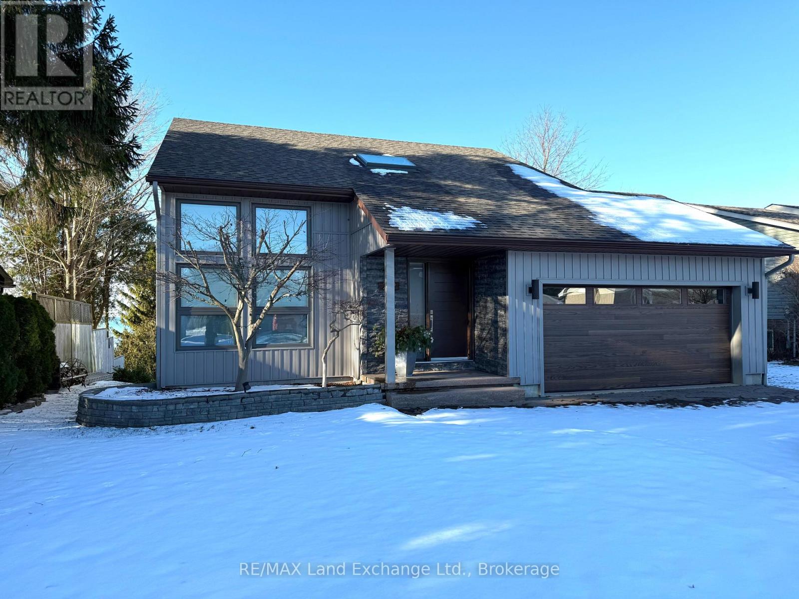 222 PENETANGORE ROW