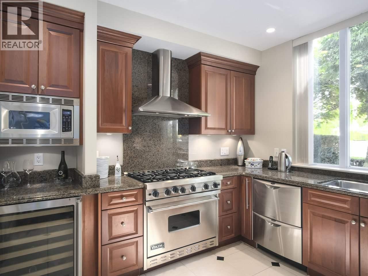 410 BEACH CRESCENT, Vancouver