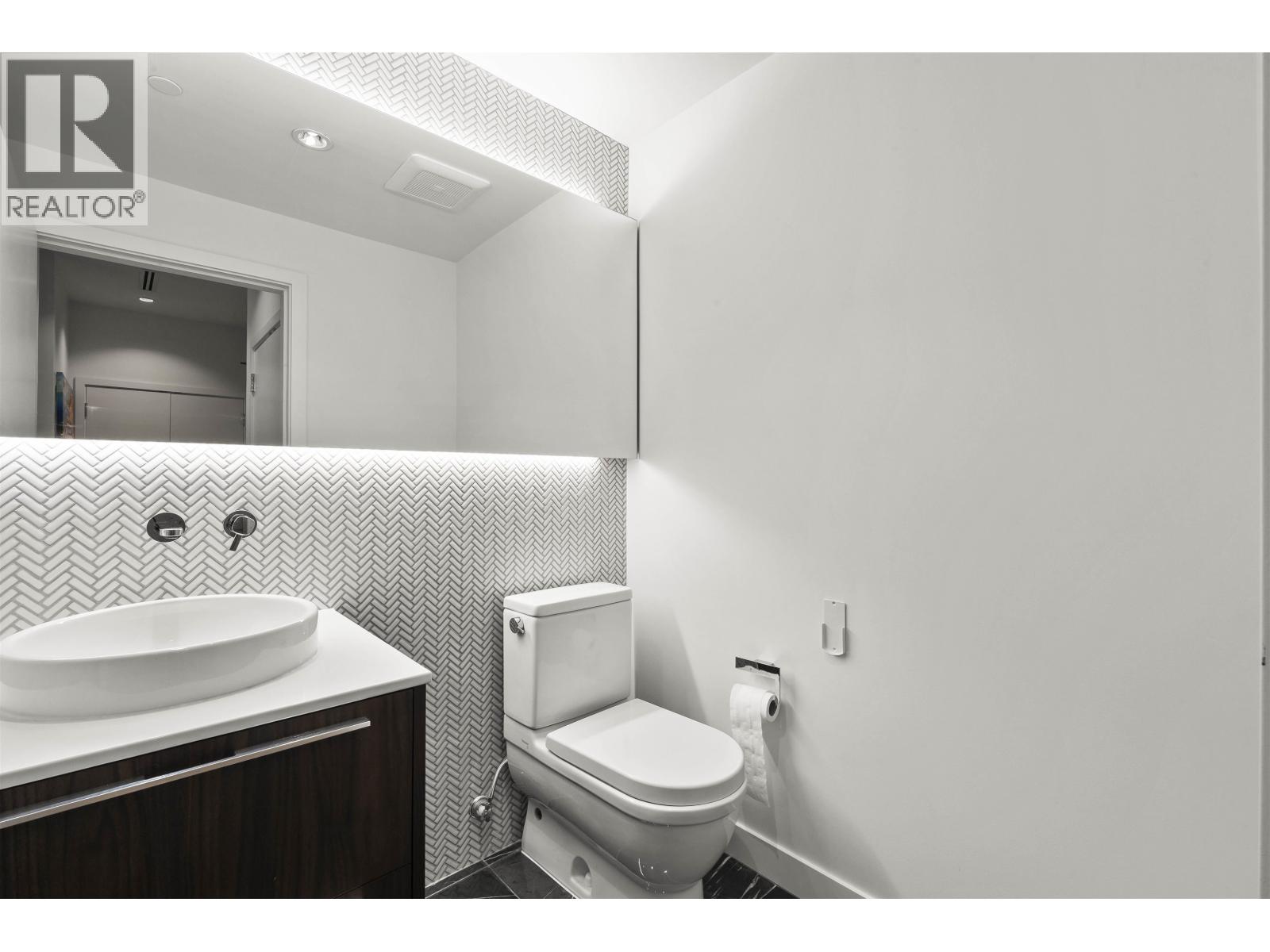 #203-6699 RIVER Road, Richmond