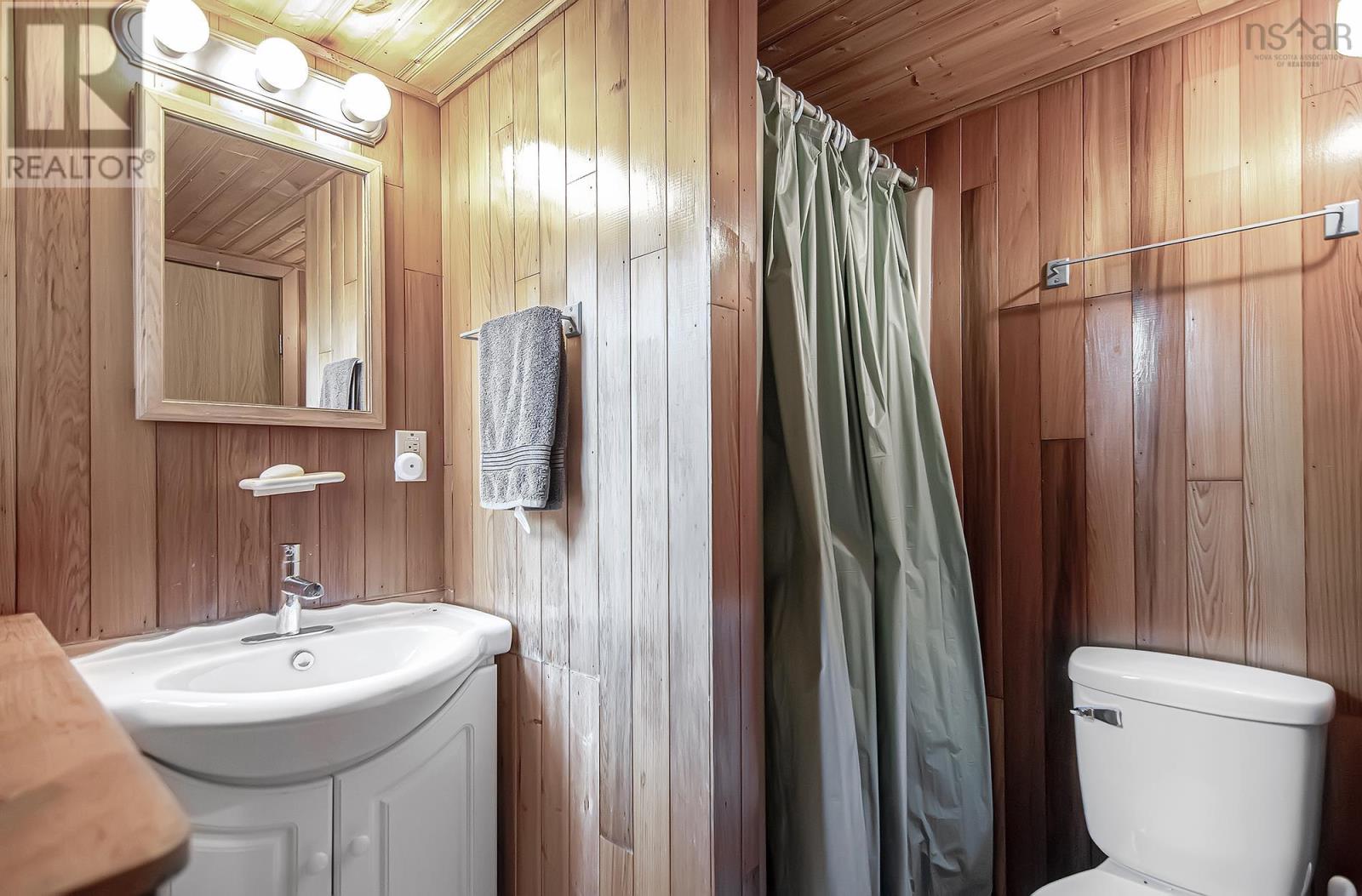 Property 16 of 51 of 420 Highway 246