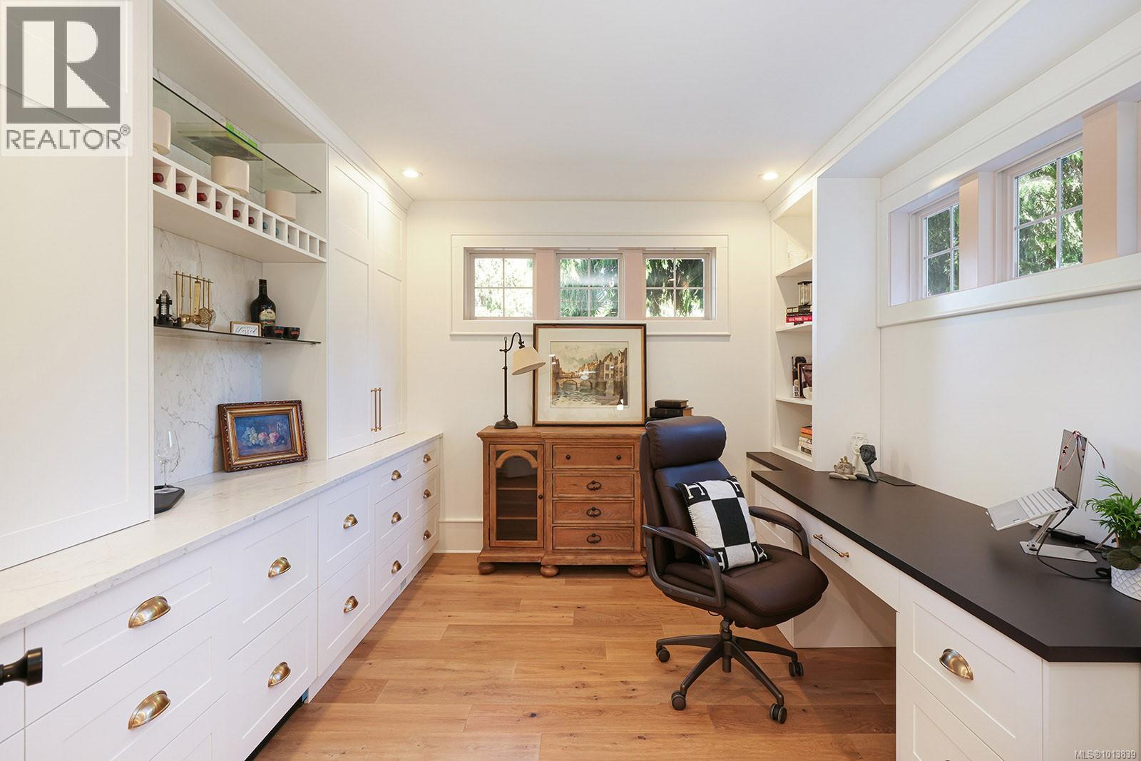 563 Eaglecrest Dr, Qualicum Beach