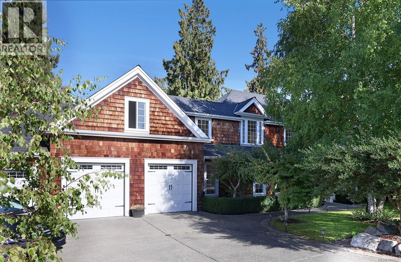 563 Eaglecrest Dr, Qualicum Beach