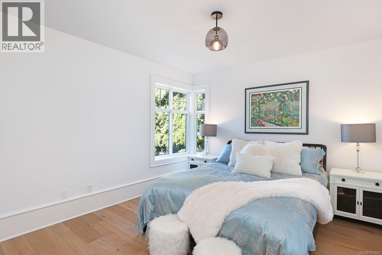 563 Eaglecrest Dr, Qualicum Beach